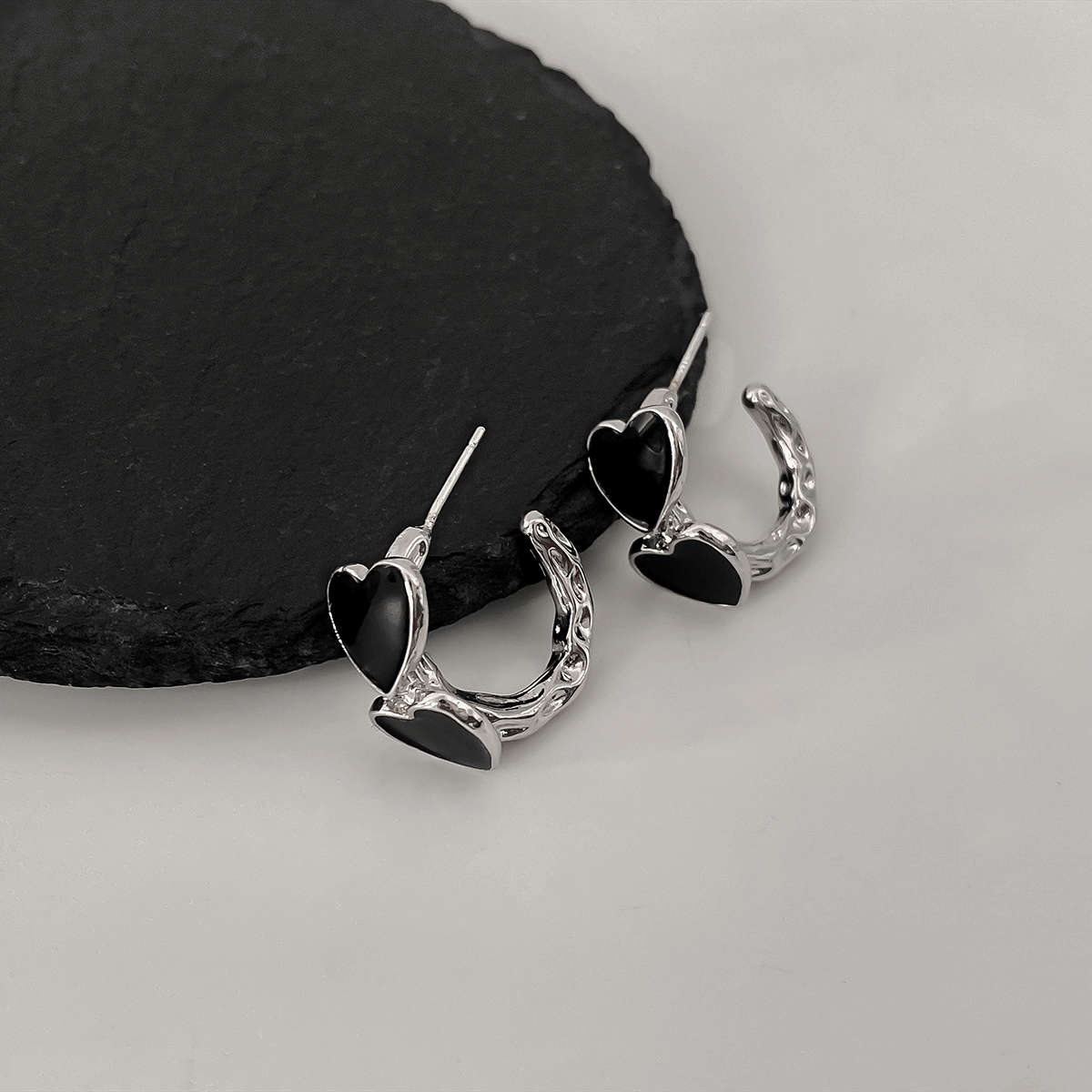 Korean Style Black Enamel Twin Heart with Silver Plating Stud Ear Clip Korean Earrings