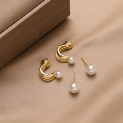 Simple Retro Light Metal Pearl Golden Stud Korean Earrings for Girls