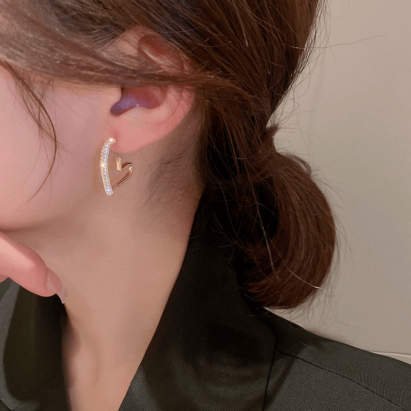 Trendy Lovely Heart Shaped with Rhinestone Shining Ear Studs Korean Earring for Girls