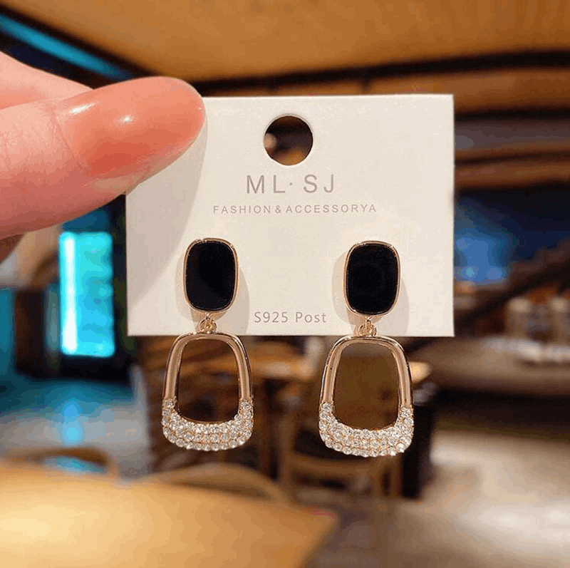 Vintage Golden Tone Rhinestone Black Enamel Oval shaped Dangle Drop Korean Earrings