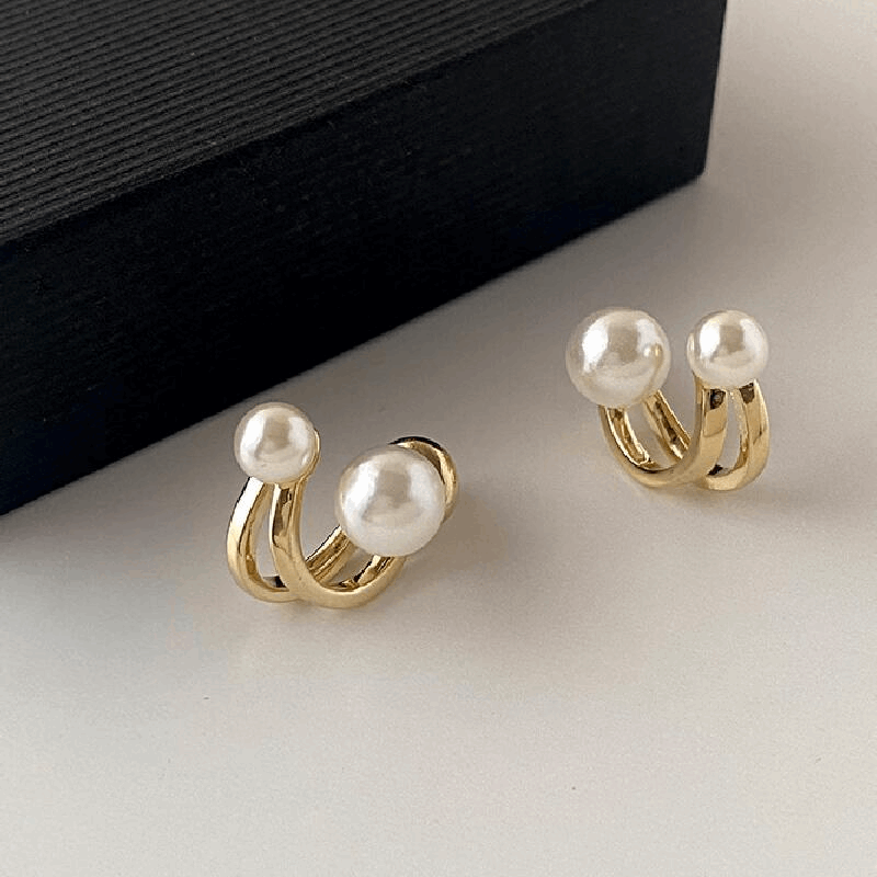 Simple Retro Light Metal Pearl Golden Stud Korean Earrings for Girls
