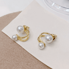 Simple Retro Light Metal Pearl Golden Stud Korean Earrings for Girls