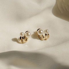 Simple Retro Light Metal Pearl Golden Stud Korean Earrings for Girls