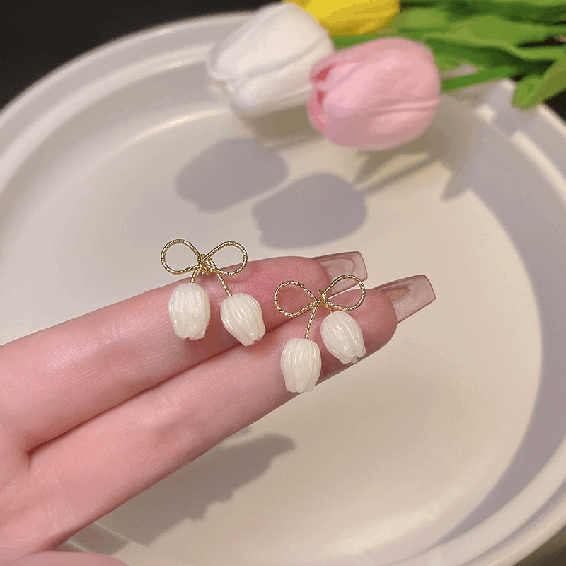 Retro Luxury White Tulip Flower Bowknot Fashion Latest Korean Earring