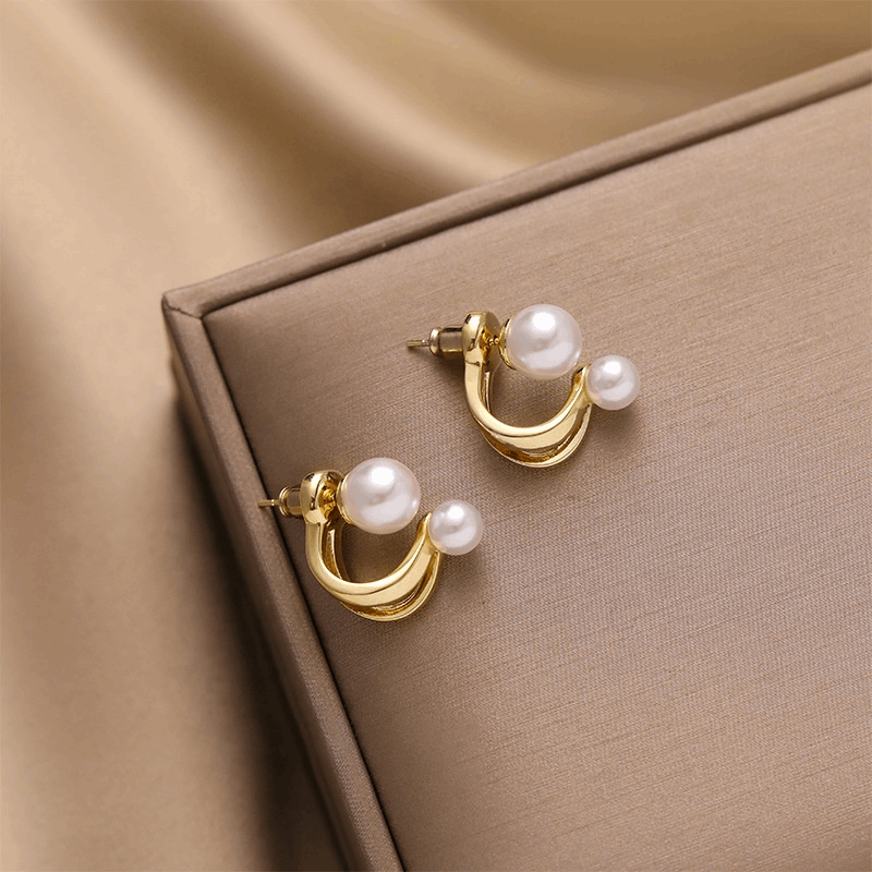 Simple Retro Light Metal Pearl Golden Stud Korean Earrings for Girls