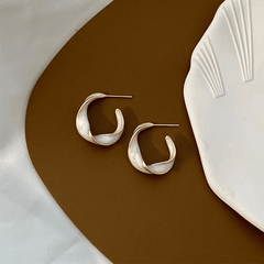 French Circle White Irregular Twisted Round Enamel Style Korean Fashion Earring
