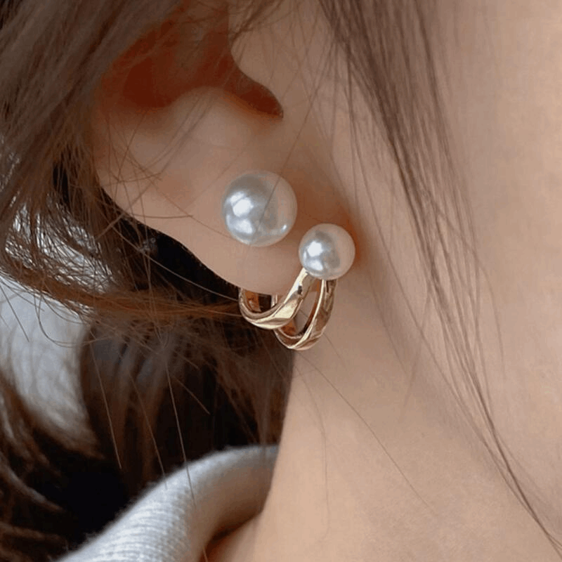 Simple Retro Light Metal Pearl Golden Stud Korean Earrings for Girls