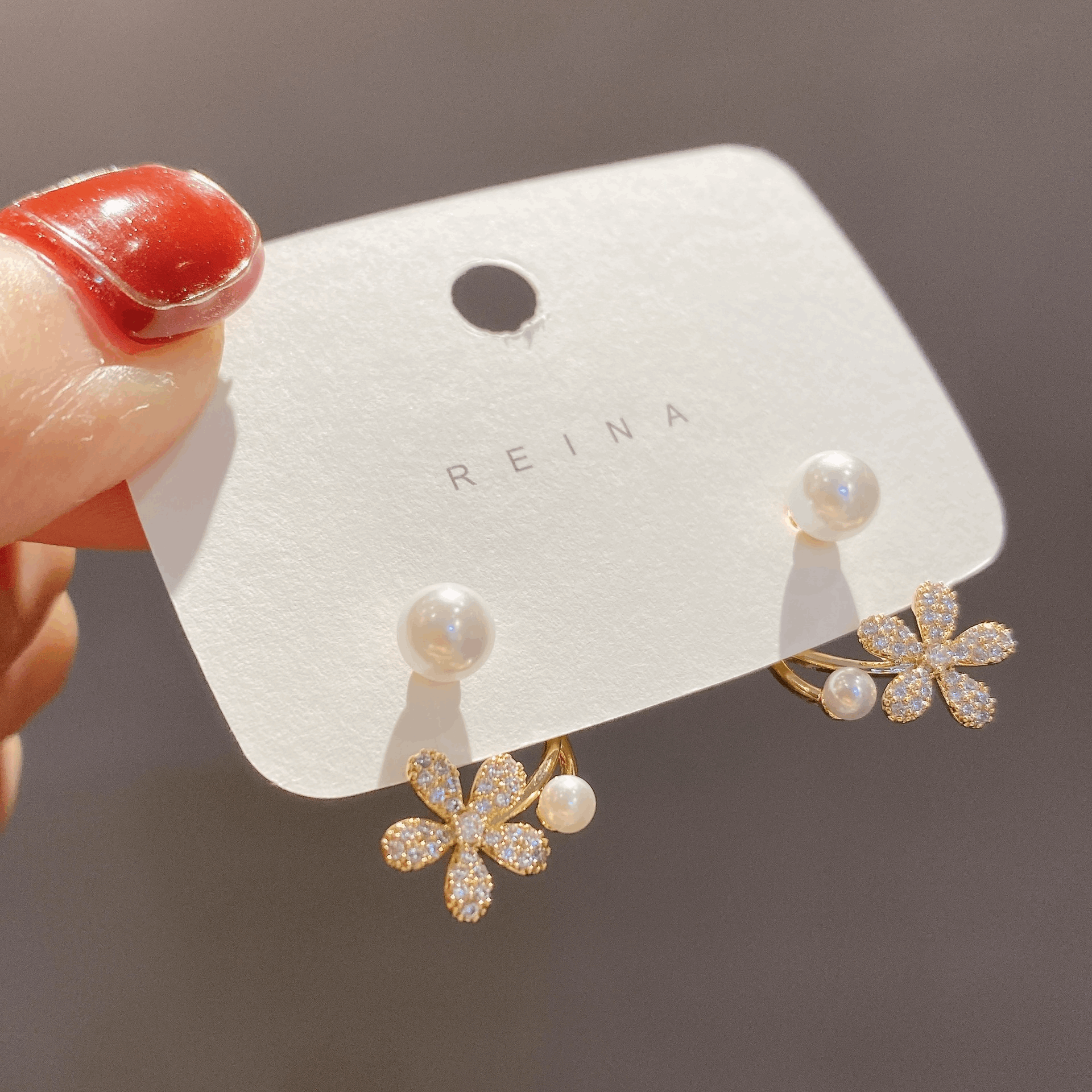 Luxury Rhinestone Flower with White Pearl Elegant Stud Korean Earrings for Women