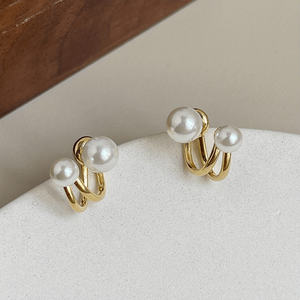 Simple Retro Light Metal Pearl Golden Stud Korean Earrings for Girls