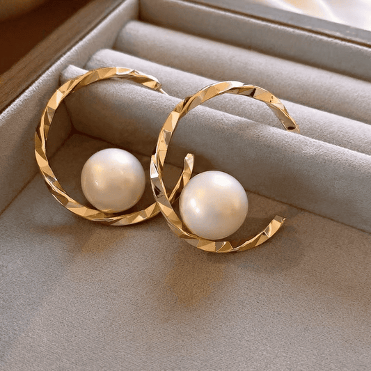 Fashion Big C-shaped Large Twisted Golden Hoop with Big Pearl Stud Korean Earrings