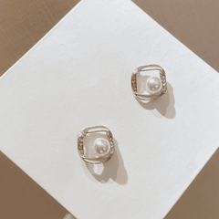 Simple Imitation Pearl Stud Earrings for Women with Rhinestone Light Luxury Shiny Korean Earring