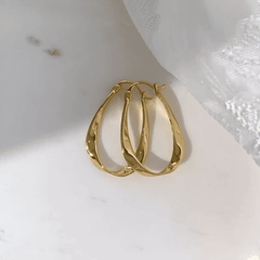Classical Lightweight Twisted Oval Shaped Golden Korean Style Hoop Earrings for Girls