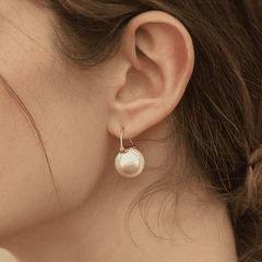 Luxury Simple Small Gold White Pearl Hoop Korean Earrings for Women