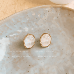 Latest Trendy Irregular Geometric White Color Water Ripple Studs Fashion Korean Earrings for Girls