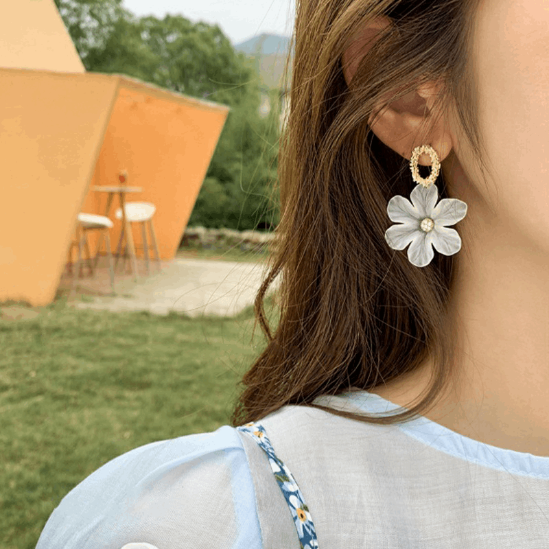 Simple Metal White Flower with zircon Drop Korean Earrings for Women