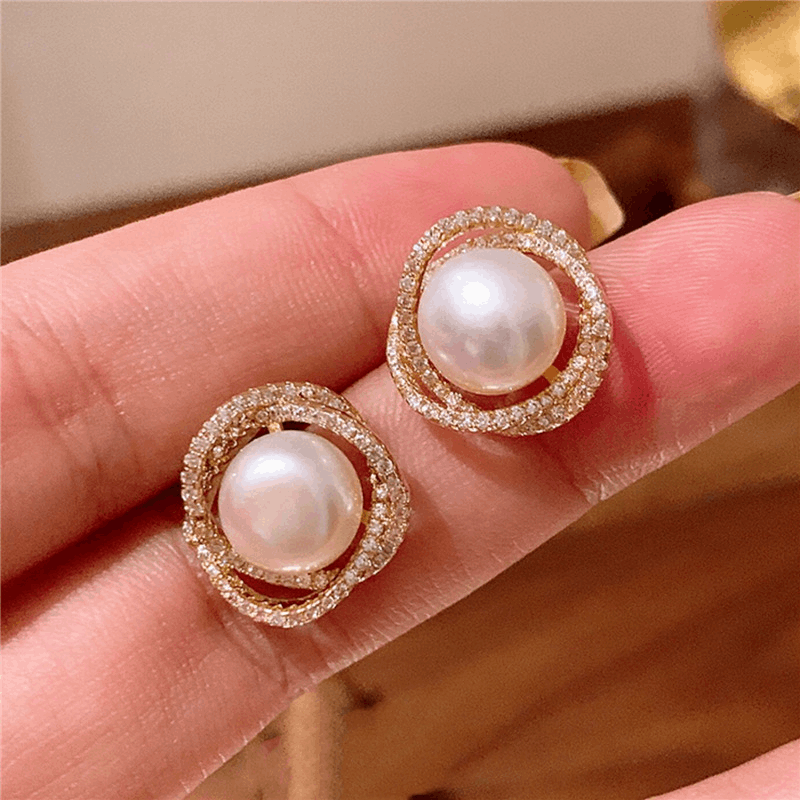 Retro White Pearl Earrings with Diamond Inlaid Mesh Spiral Pearl Stud Korean Earrings