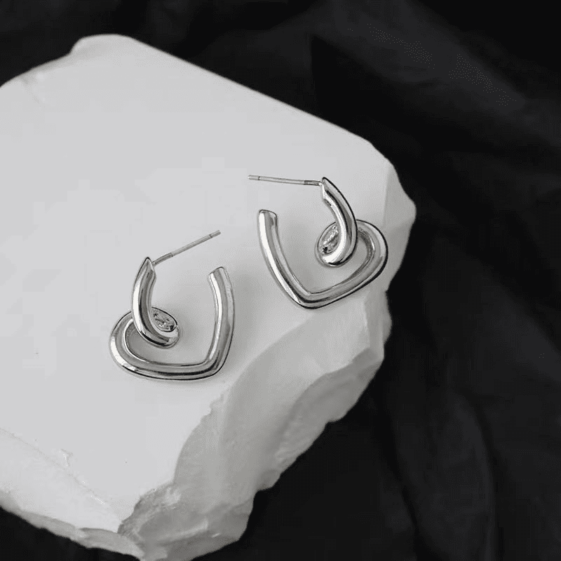 Silver Twisted Heart-shaped Personalized Love Stud Korean Earring