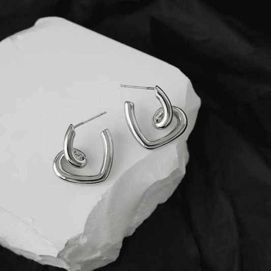 Silver Twisted Heart-shaped Personalized Love Stud Korean Earring