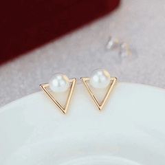 Latest Triangle Pearl Alloy Simple Gold Plated Stud Korean Earrings for Women
