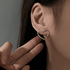 Simple Silver Metallic Love Heart Stud Korean Fashion Earrings for Girls